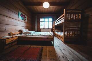 Хостелы MTB Hostel Косцелиско Семейный номер-4