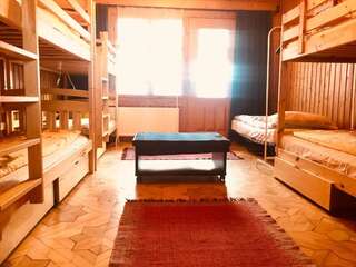 Хостелы MTB Hostel Косцелиско Спальное место на двухъярусной кровати в общем номере для мужчин и женщин-4